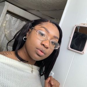 Meet your Posher, Rowanna